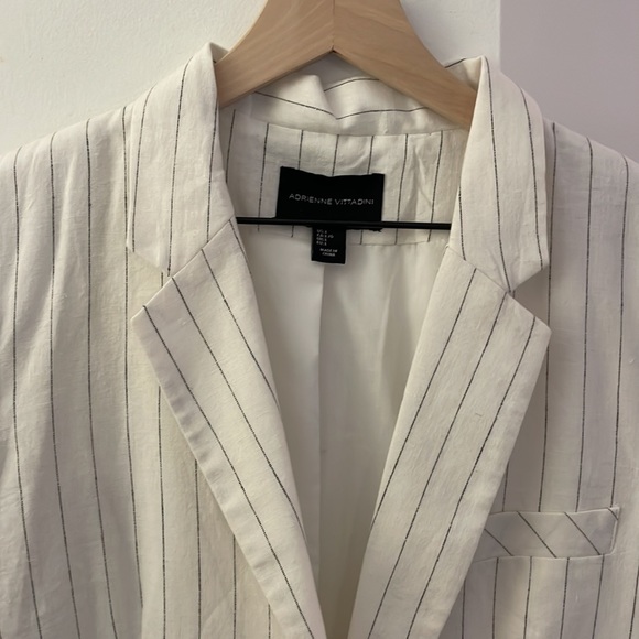 Adrienne Vittadini ~ NWOT Navy and White Striped Linen Blazer - Picture 2 of 8